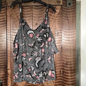 torrid black white criss cross black top size 2 or 18/20 plus size